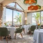 Relais Et Chateaux Thalasso & Ile De La Lagune מלון