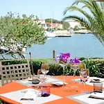 Hotel Relais Et Châteaux Thalasso&spa Ile De La Lagune 5*
