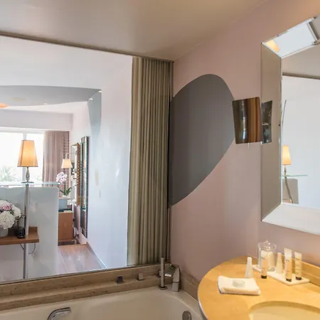 Relais Et Chateaux Thalasso & Ile De La Lagune Hotel 5*
